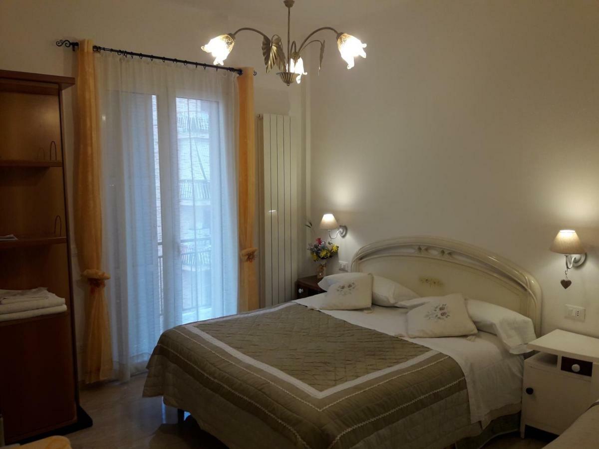 Affittacamere Sorrento Ventimiglia Exteriör bild